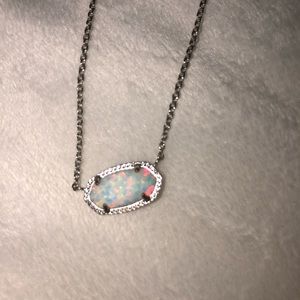 Kendra Scott necklace